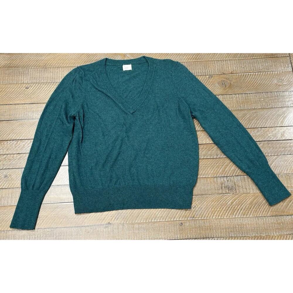 A New Day Women's Green V- Neck Long Sleeve Lightweight Knit Sweater - Size M